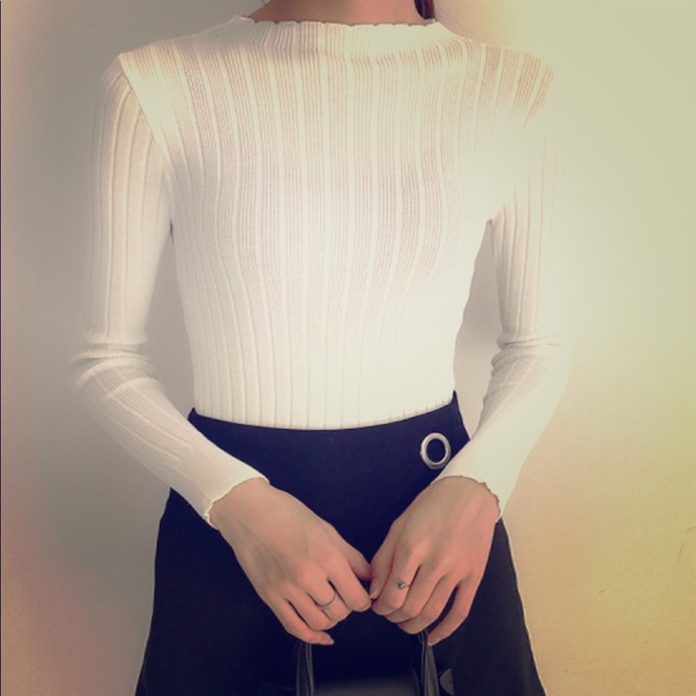 Zara Basic White knit Long Sleeved Top